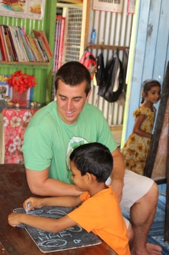 volunteer with kids in Fiji